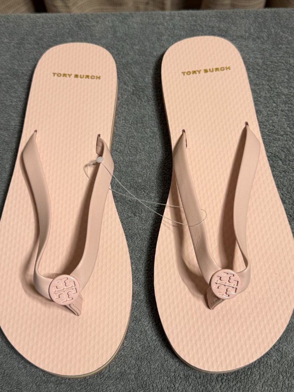 NWT Tory Burch 2022 Mini Minnie Flip-Flops in Porcelain Pink - Size 8 - Picture 3 of 6